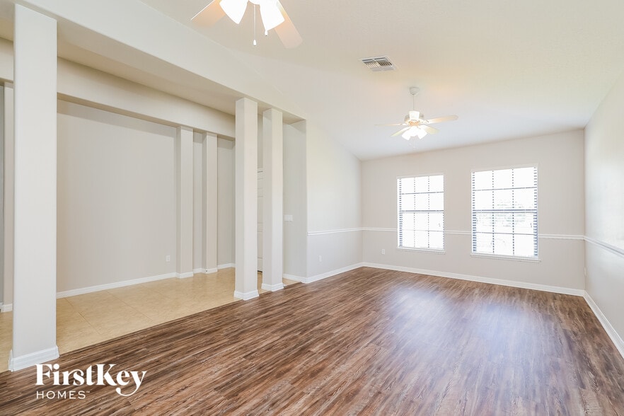 Building Photo - 2708 Eagle Cliff Dr