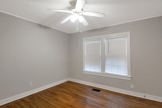 Building Photo - 4097 Redwing Ave