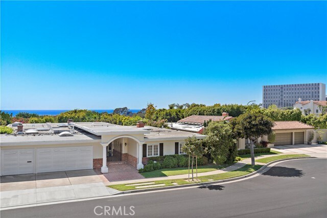 Building Photo - 2501 Blue Water Dr