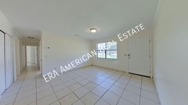 Building Photo - 108 Twin Trees Dr