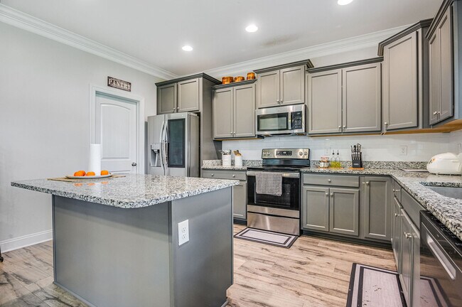 Building Photo - 110 Evergreen Frst Dr