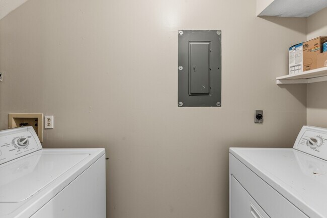 Building Photo - 2521 Crosstimbers Dr