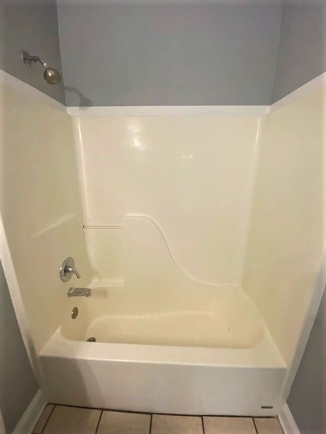 Building Photo - Downtown Cornelius! Minutes from Lake Norman! 2 Bedroom, DUPLEX!