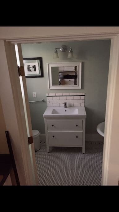 Building Photo - 1523 SE Ankeny St