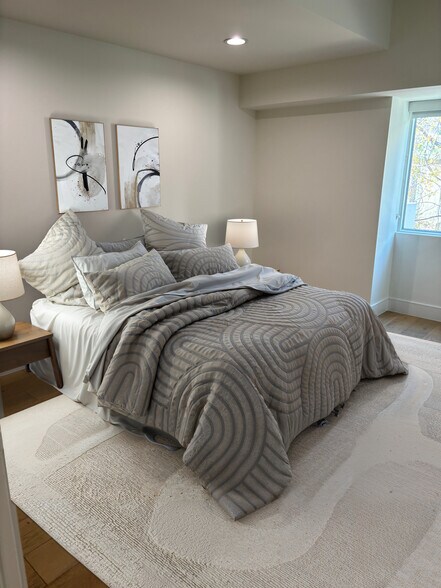 Building Photo - 1155 N La Cienega Blvd