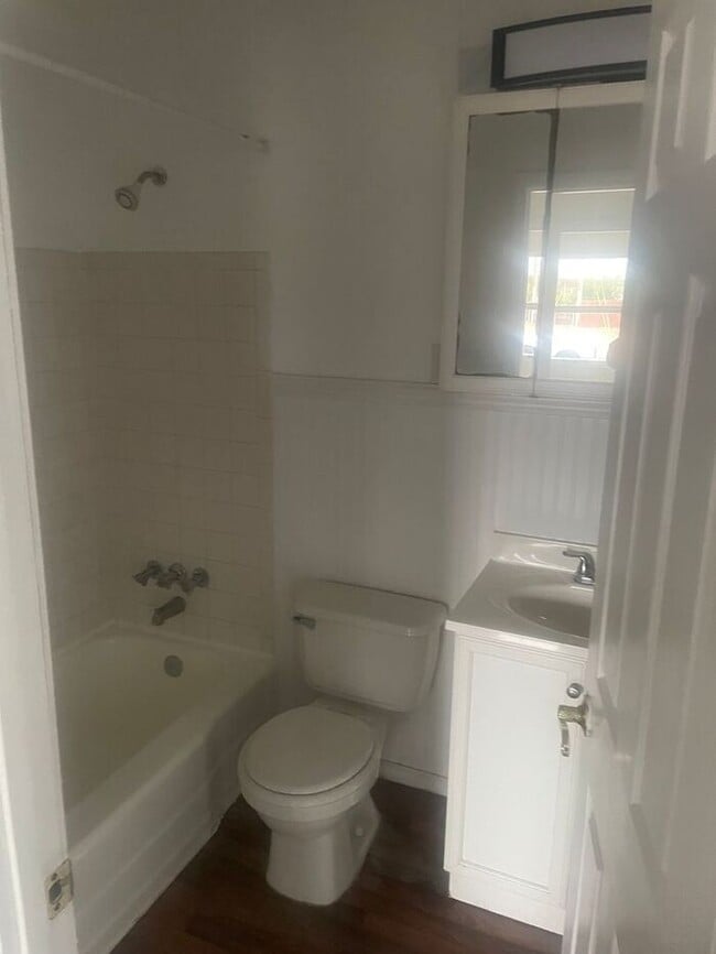 Building Photo - Move-In Ready 3-Bed in Hazelwood