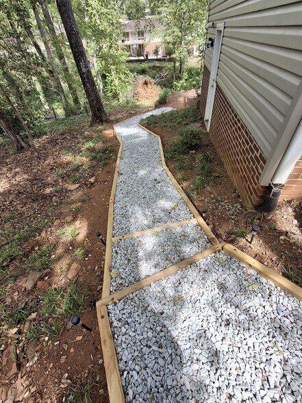 Building Photo - 203 Trinity Way