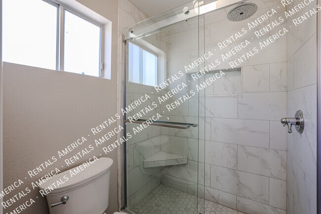 Building Photo - 10534 E Mercer Ln