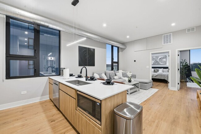 Building Photo - 6044 N Winthrop Ave