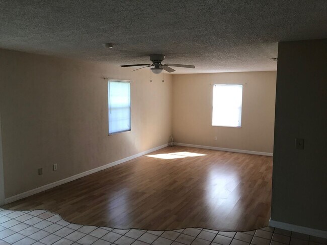 Building Photo - Charming 2-Bedroom, 2-Bath Single Family H...