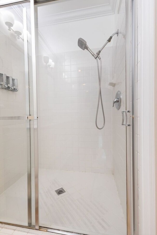 Building Photo - Spacious Laguna Niguel 3 Bed 2 Bath Condo Near Dana Point Harbor