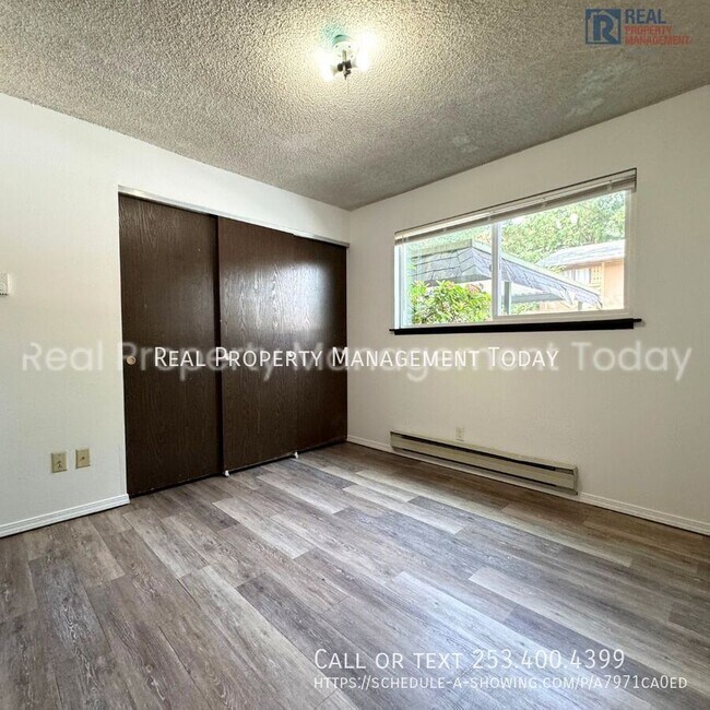 Building Photo - 4417 76th Ave W