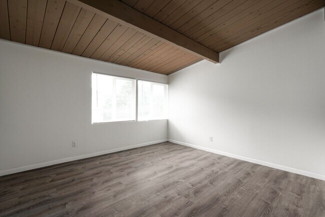 Building Photo - Attached garage!