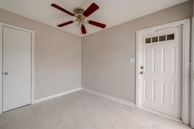 Building Photo - 2703 Cypress St