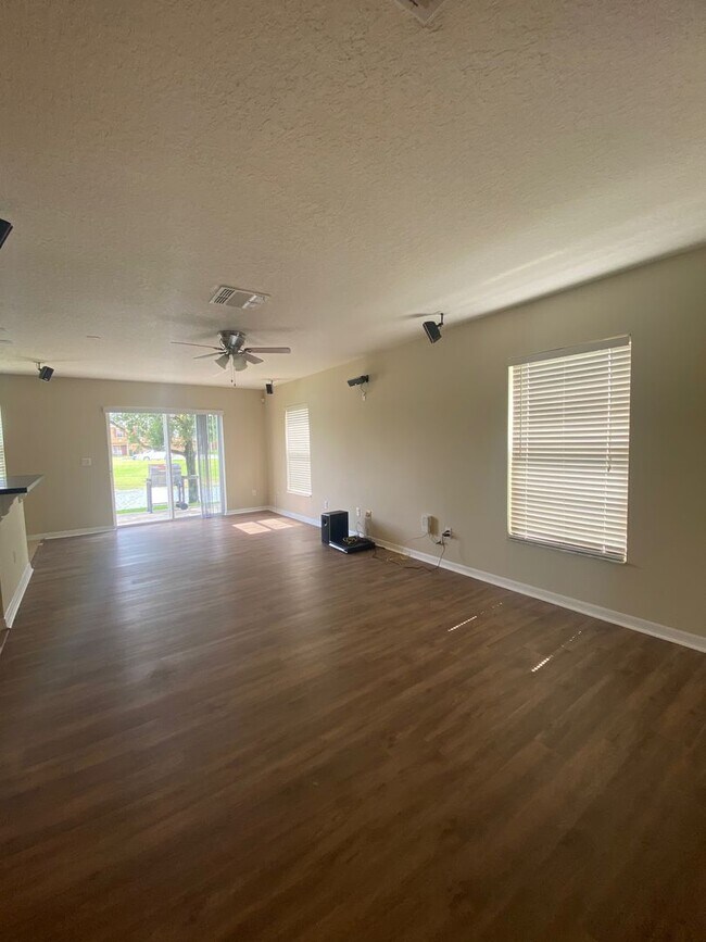 Building Photo - 3399 Caruso Pl