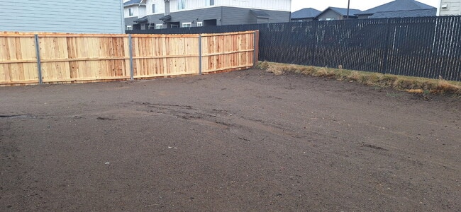 Building Photo - 3 Bedroom 2 Bathroom New build House