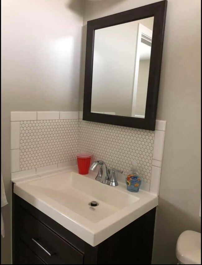 Building Photo - 42 Hobson Ave