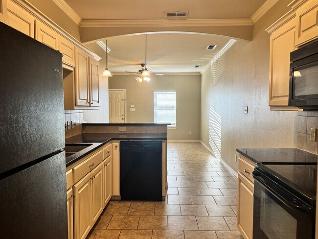 Building Photo - 516 S Baxter Ave