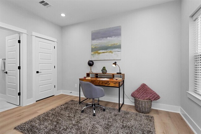 Building Photo - 1616 Euel St