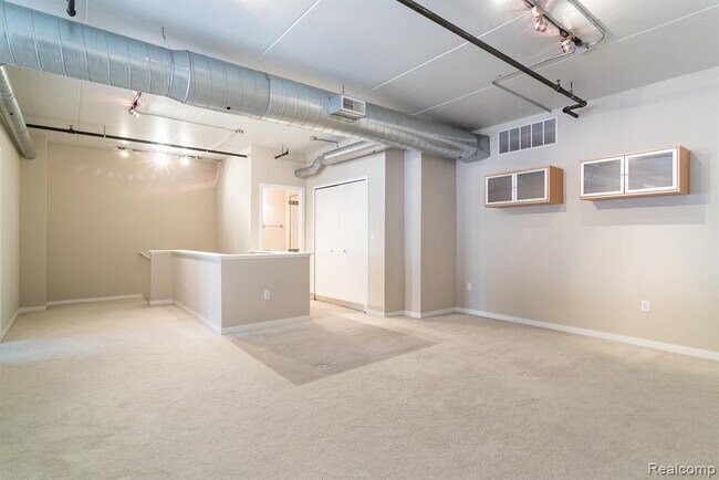 Building Photo - 204 S Troy St