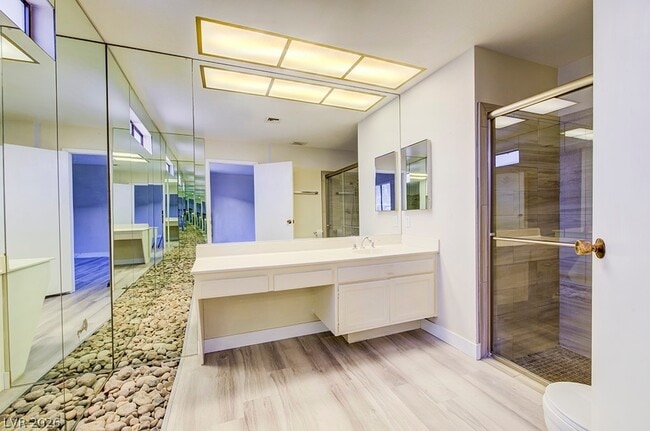 Building Photo - 2574 Pera Cir