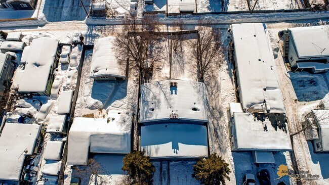 Building Photo - 2606 W 30th Ave