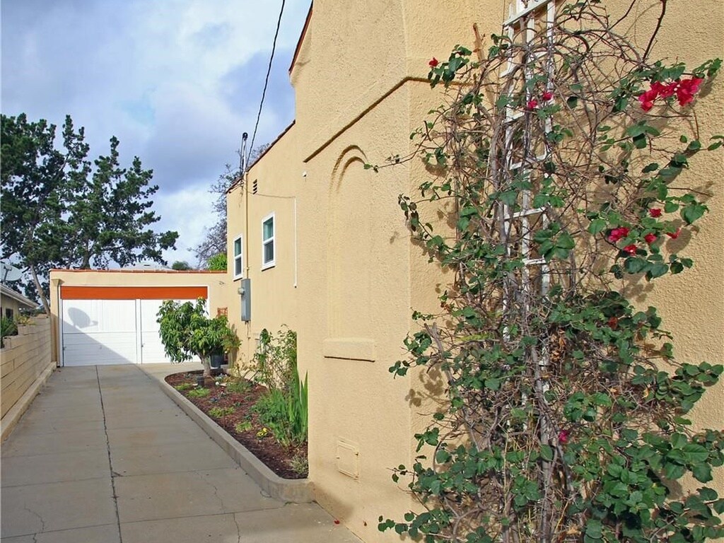 Building Photo - 615 Manchester Terrace