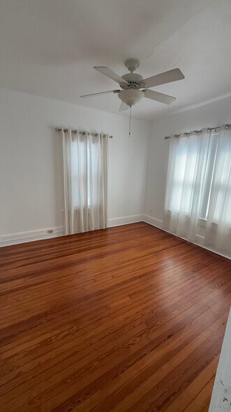 Building Photo - 715 Delaney Park Dr