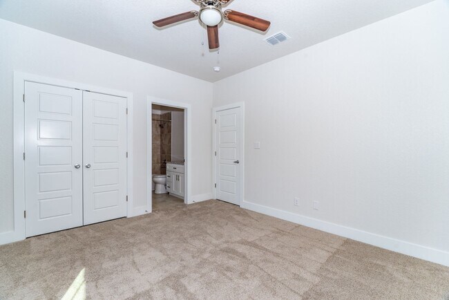 Building Photo - BEAUTIFUL PALLATIUM VILLAS 2-BEDROOM