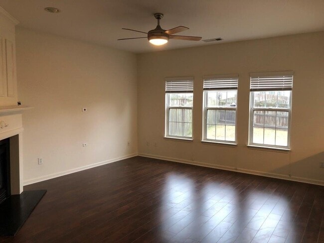 Building Photo - 1465 Leisure Lake Dr