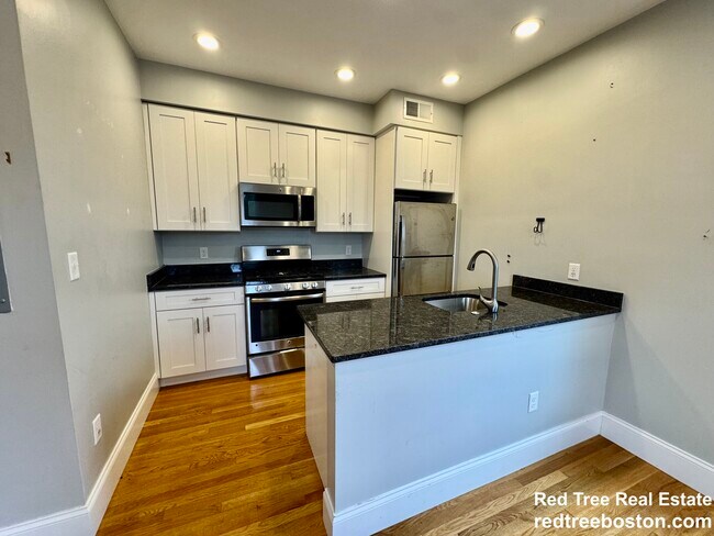Building Photo - 405 S Huntington Ave