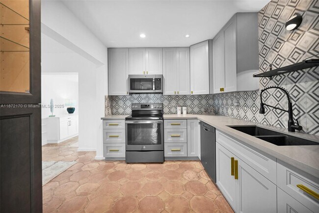 Building Photo - 121 NW 55th St