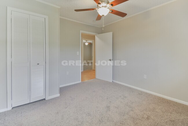 Building Photo - Charming 3 Bedroom in Williamston!