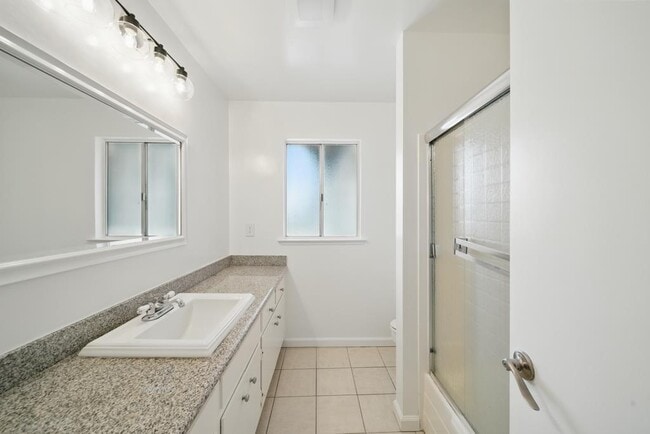 Building Photo - 1406 Cedarwood Dr