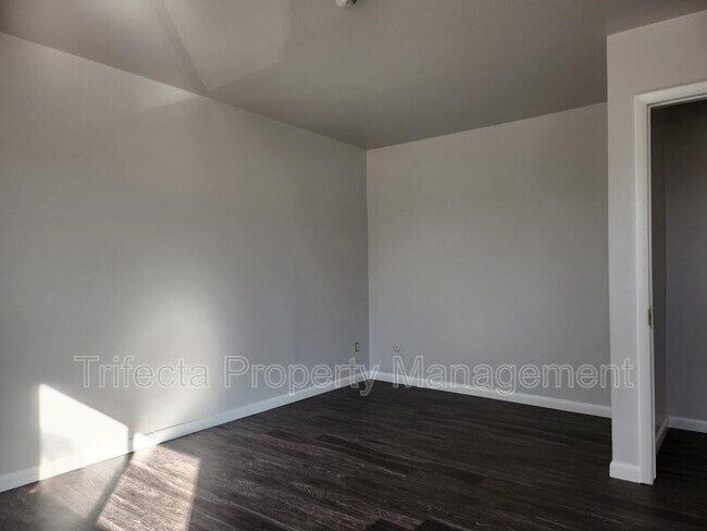 Building Photo - 2739 Leisure Dr