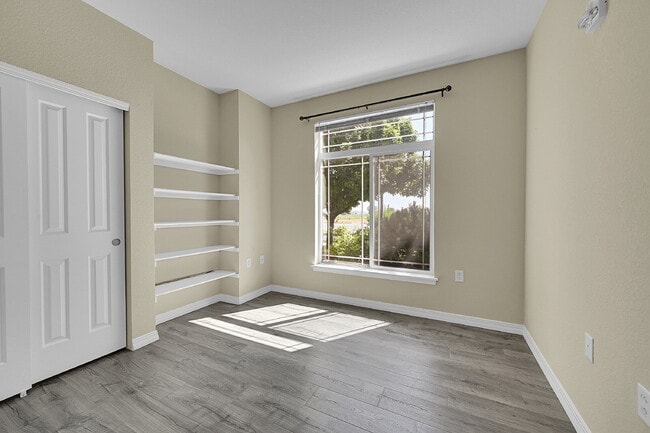 Building Photo - $1,595.00 - $500 OFF First Month Rent -  2 Bedrooms, 1 Bathroom, Condo in Longmont with Washer an...