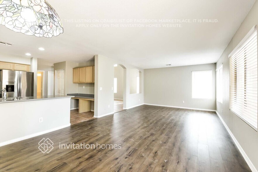 Building Photo - 6991 W Kings Ave