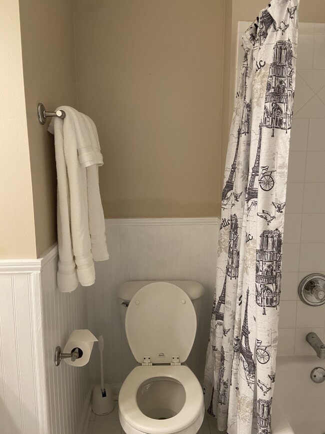 Bathroom 2 - 21 Villa Ct SE