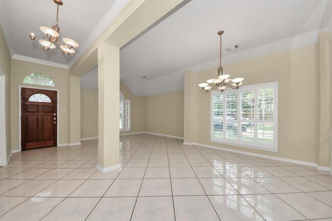 Building Photo - 10214 White Oak Trail Ln