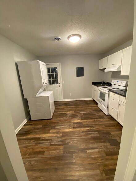 Kitchen view 1 - 1205 Redden Ln