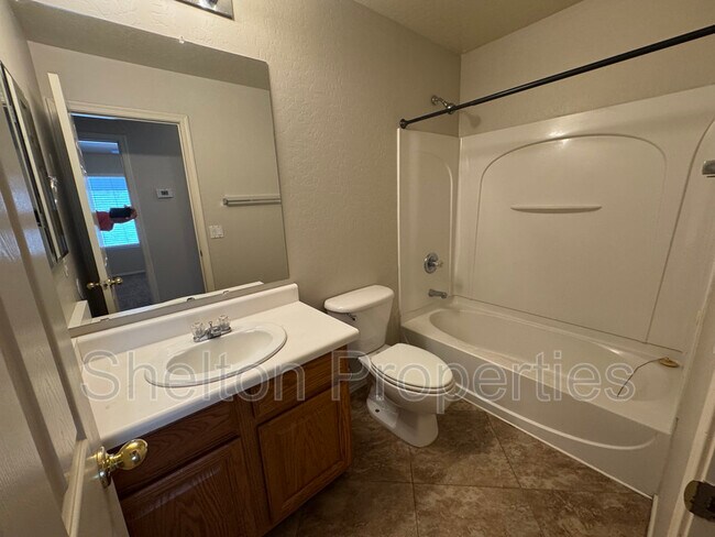 Building Photo - 14787 W Columbine Dr