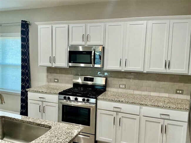 Building Photo - 305 Rusk Bluff Ave