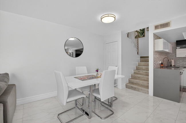 Building Photo - 4310 Village Dr