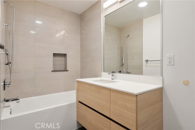 Building Photo - 820 S Wilton Pl