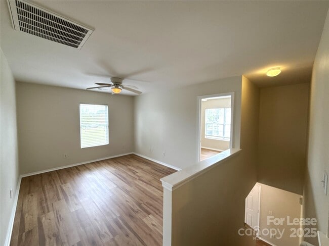 Building Photo - 9402 Darwick St