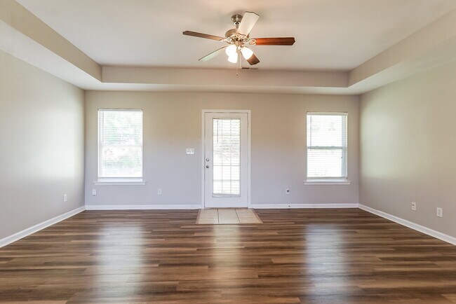 Building Photo - 21898 Eastern Valley Rd