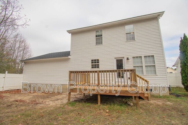 Building Photo - 3685 Pioneer Dr