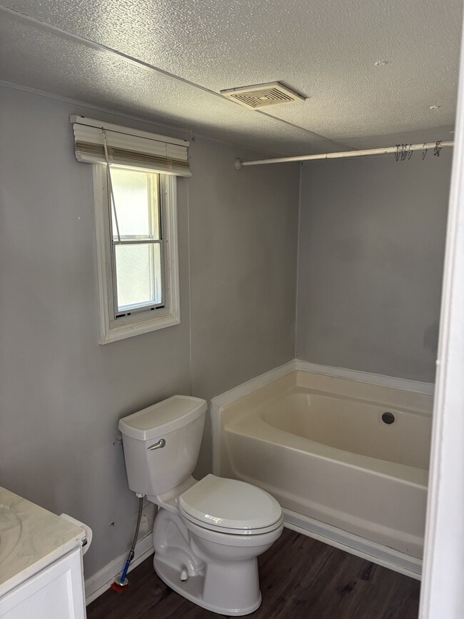 Building Photo - 559 Wancy Cir