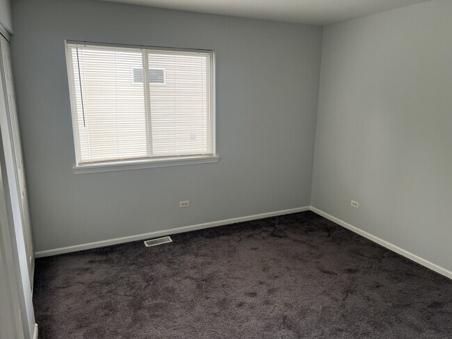 Building Photo - 437 S Orchard Dr