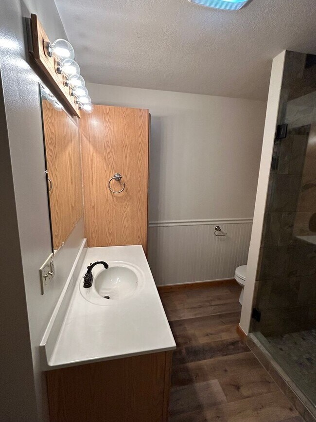 Building Photo - Beautiful 3 Bed, 2 Bath Home in Columbia Falls, MT - Close to Glacier National Park